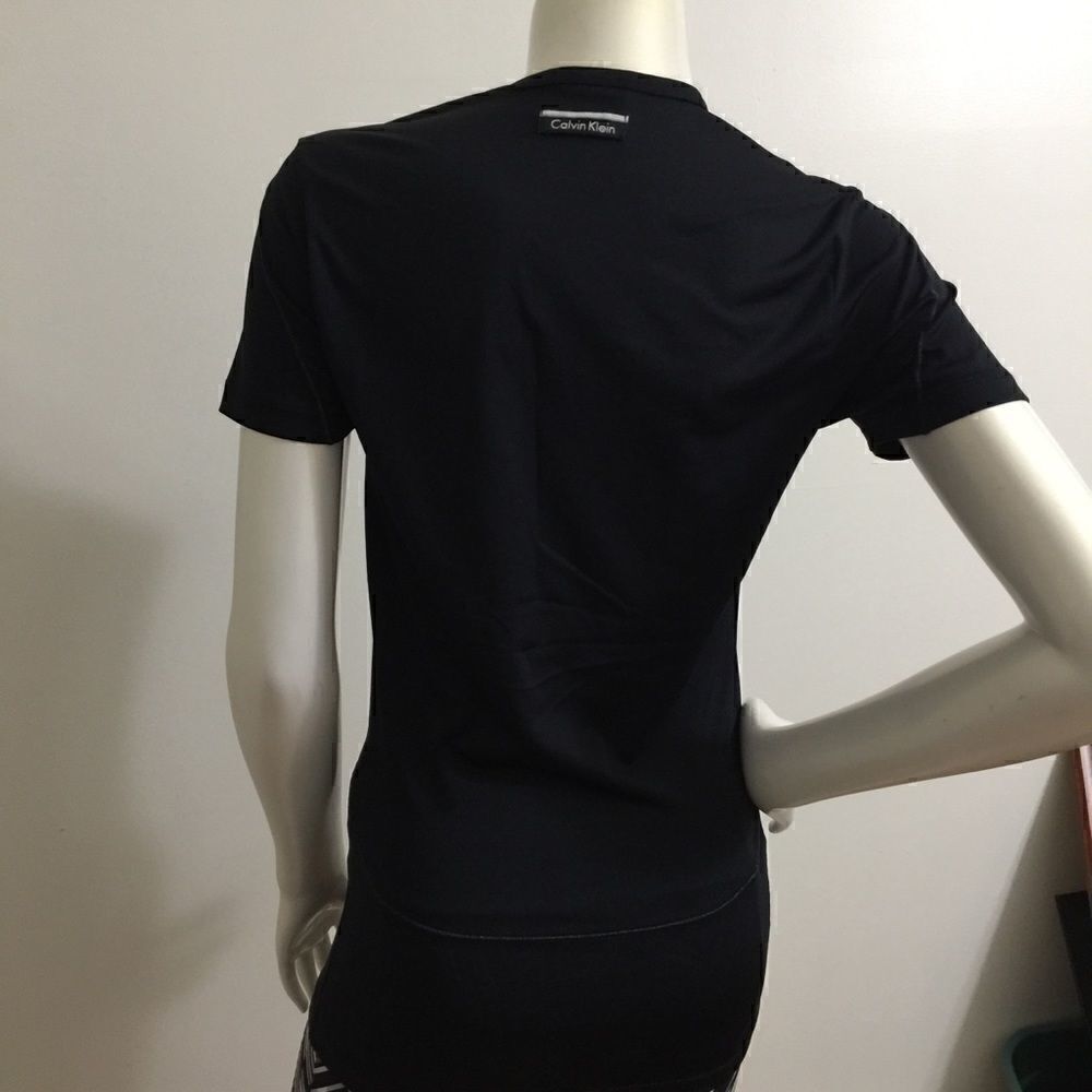 Calvin Klein Spandex Performance Top - Picture 3 of 4
